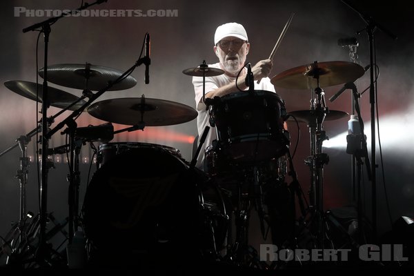 PIXIES - 2024-08-25 - SAINT CLOUD - Domaine National - Scene de la Cascade - David Lovering